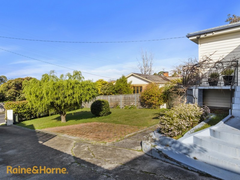 247 Roslyn Avenue, Blackmans Bay TAS 7052
