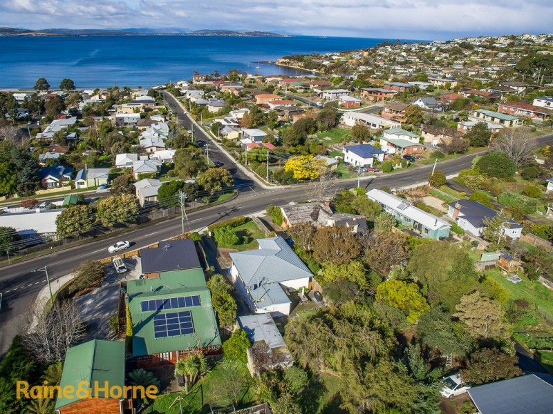 247 Roslyn Avenue, Blackmans Bay TAS 7052