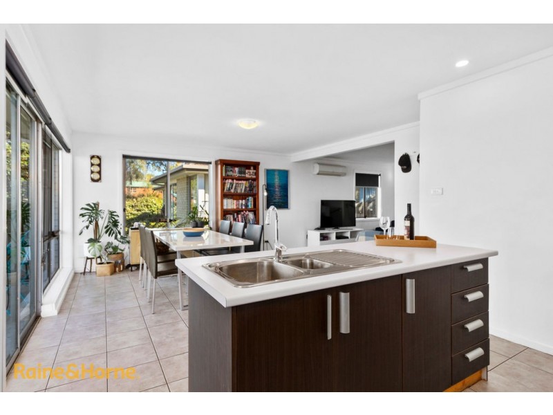 1/241A Roslyn Avenue, Blackmans Bay TAS 7052