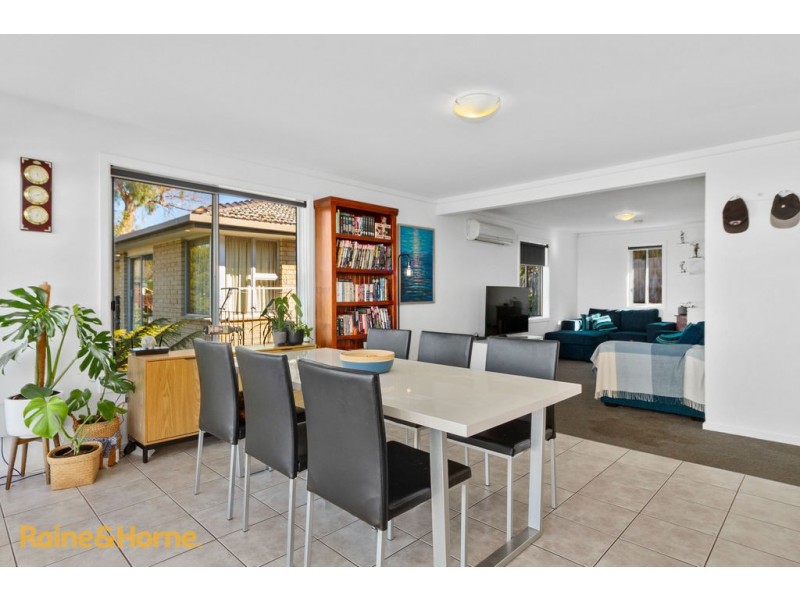 1/241A Roslyn Avenue, Blackmans Bay TAS 7052