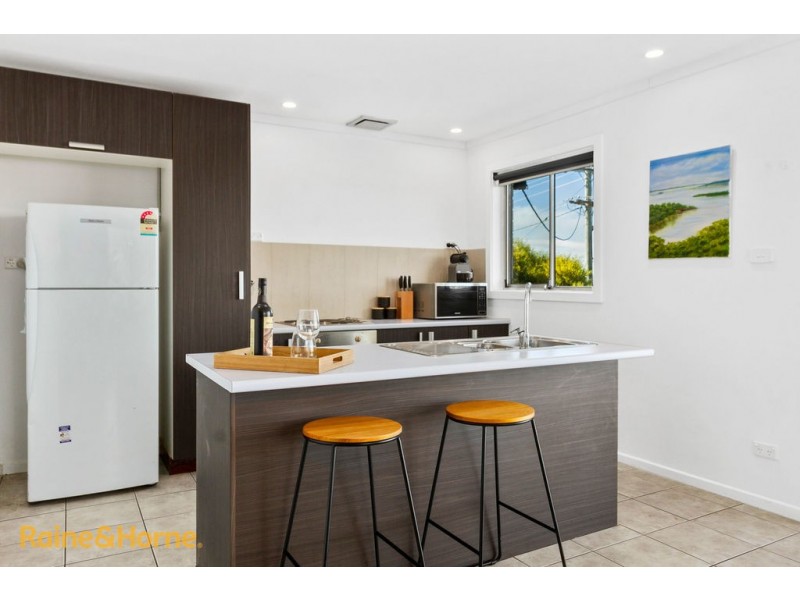 1/241A Roslyn Avenue, Blackmans Bay TAS 7052