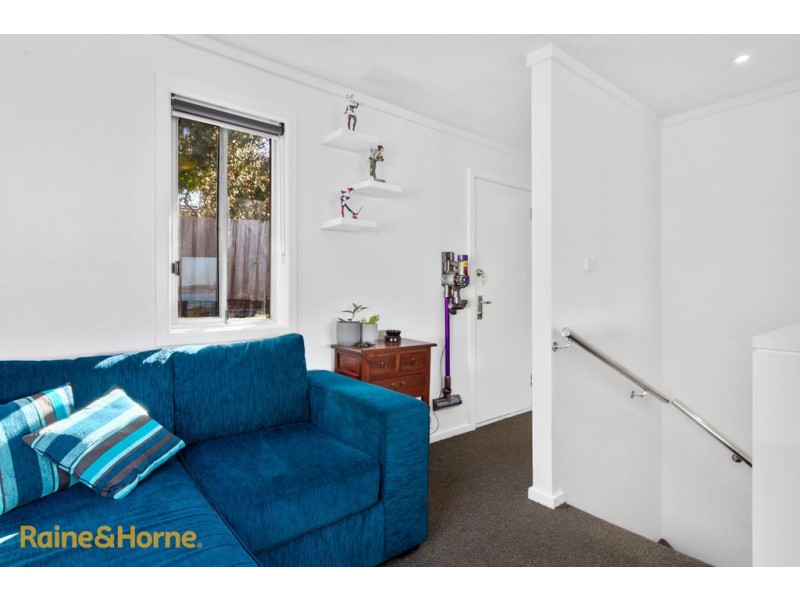 1/241A Roslyn Avenue, Blackmans Bay TAS 7052