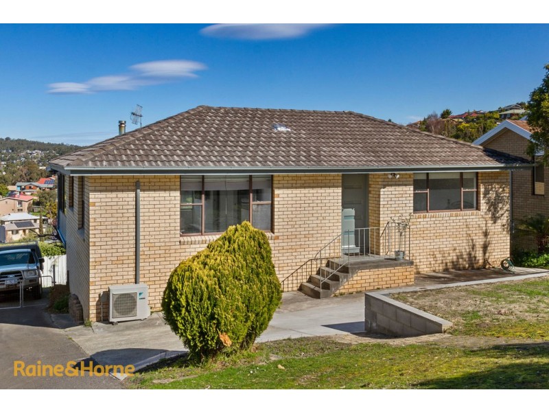 16 Stirling Avenue, Blackmans Bay TAS 7052