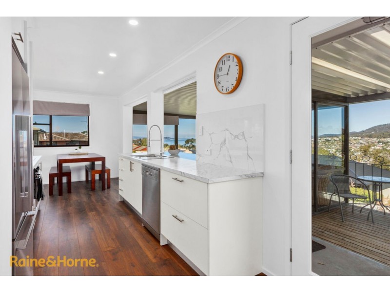 16 Stirling Avenue, Blackmans Bay TAS 7052