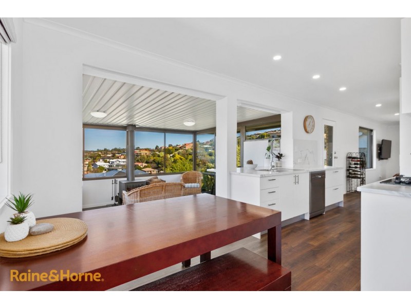16 Stirling Avenue, Blackmans Bay TAS 7052