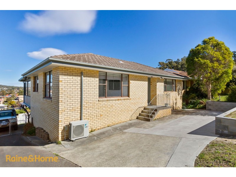 16 Stirling Avenue, Blackmans Bay TAS 7052