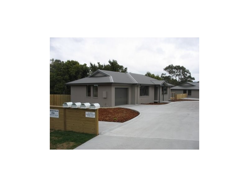 1/136 Burwood Drive, Blackmans Bay TAS 7052