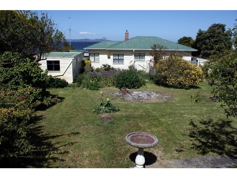 6 Ocean Esplanade, Blackmans Bay TAS 7052