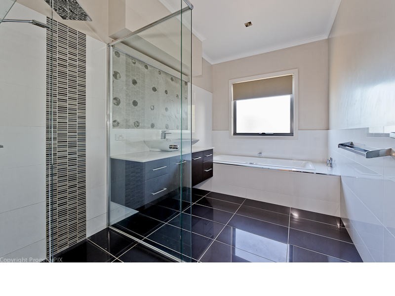 4 Jessica Court, Howden TAS 7054