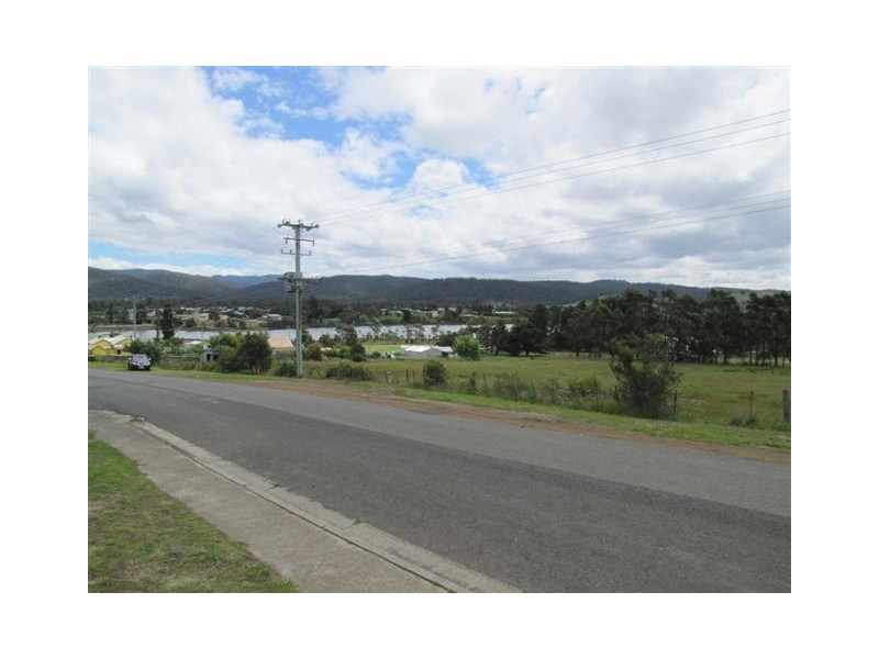 13 Boyle Street, Triabunna TAS 7190