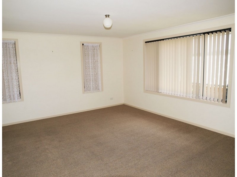 2/18 Mona Street, Kingston TAS 7050