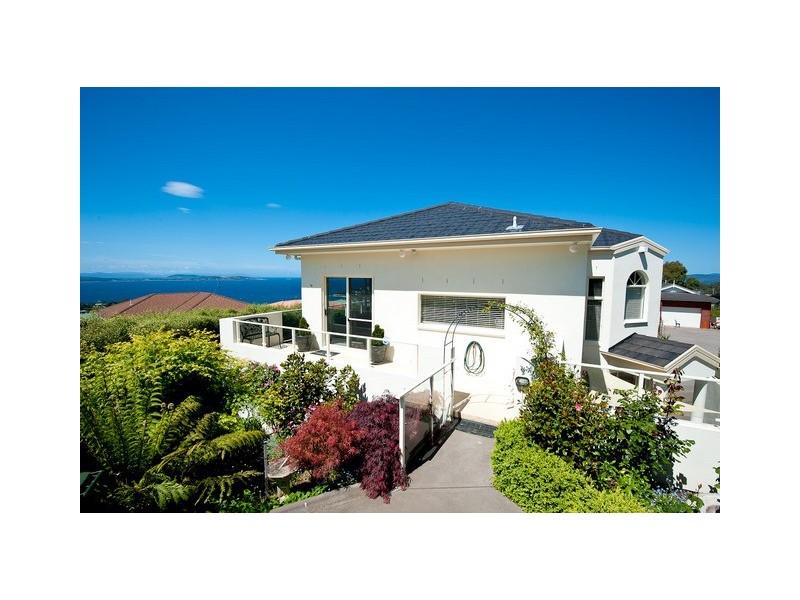 83 Diamond Drive, Blackmans Bay TAS 7052