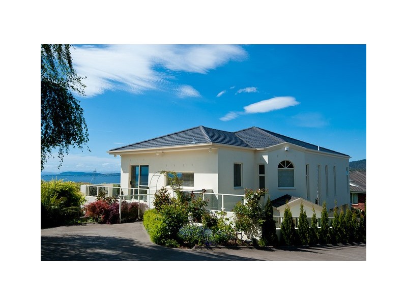83 Diamond Drive, Blackmans Bay TAS 7052