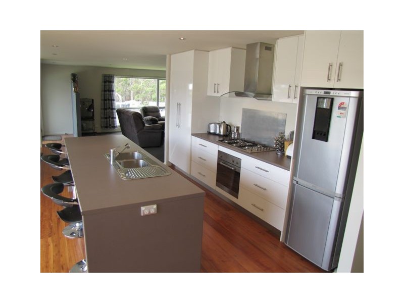 16 Staff Road, Electrona TAS 7054