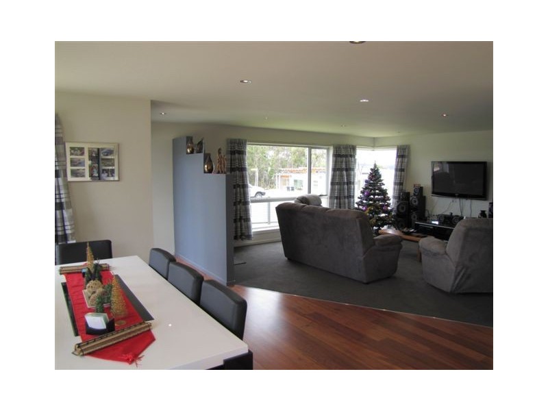16 Staff Road, Electrona TAS 7054
