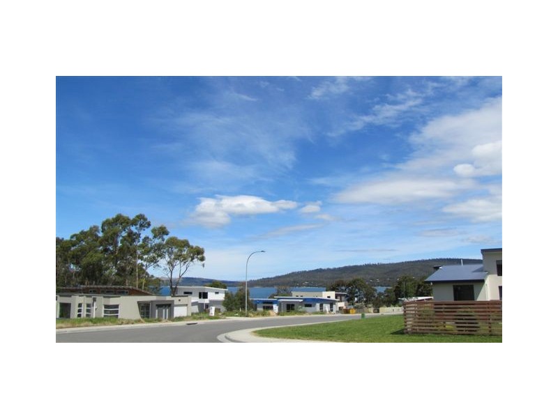 16 Staff Road, Electrona TAS 7054