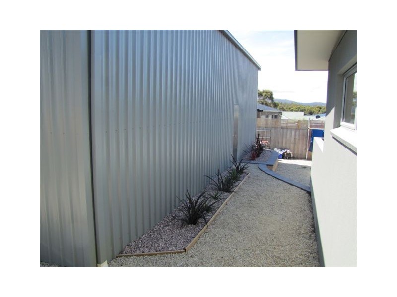 16 Staff Road, Electrona TAS 7054