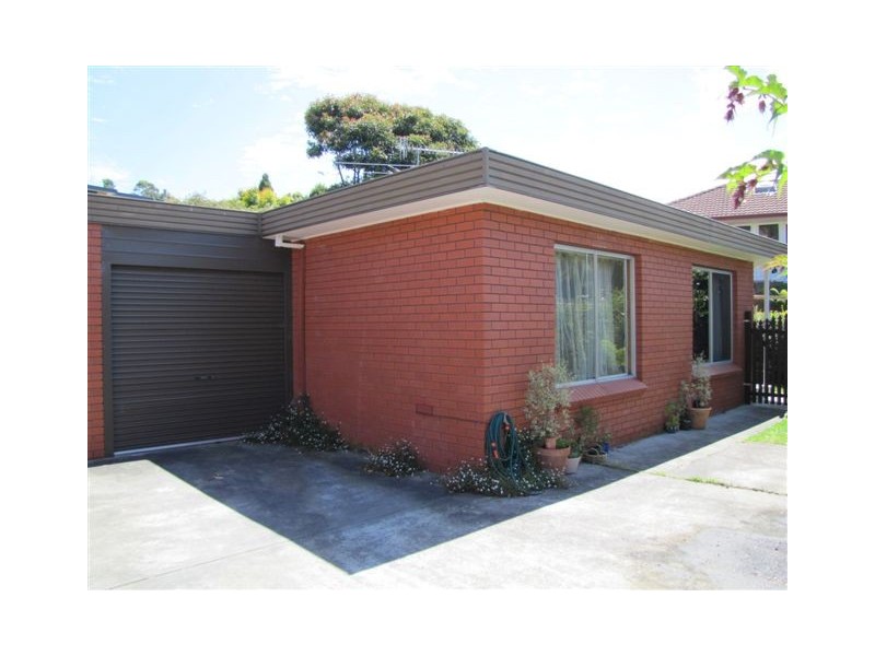 2/133 Wells Parade, Blackmans Bay TAS 7052