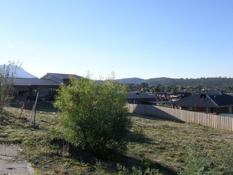 31 and 33 Ineke Drive, Kingston TAS 7050