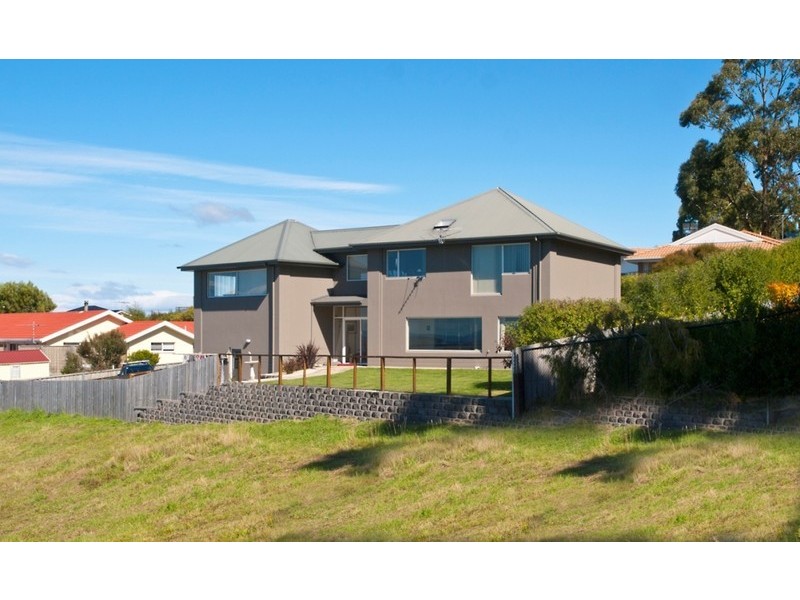 6 Honeysuckle Drive, Blackmans Bay TAS 7052