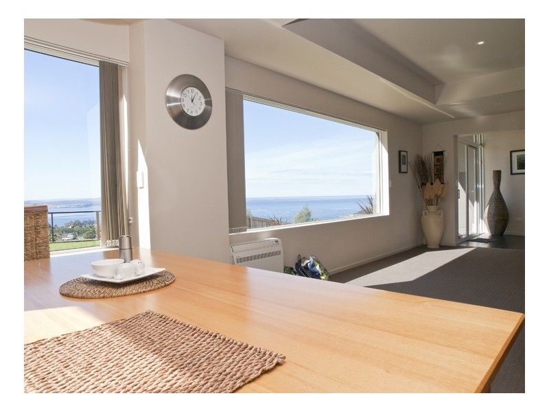 6 Honeysuckle Drive, Blackmans Bay TAS 7052
