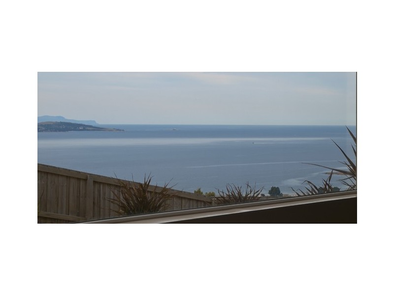6 Honeysuckle Drive, Blackmans Bay TAS 7052