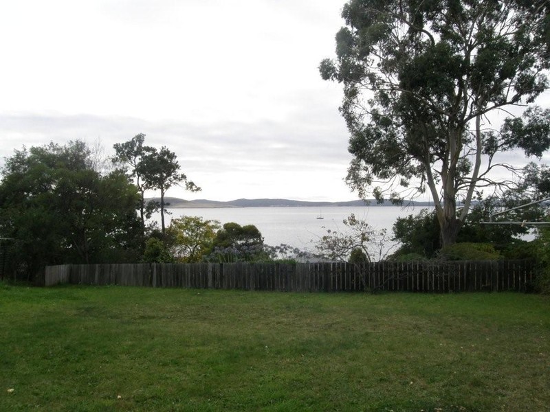 110 Flinders Esplanade, Taroona TAS 7053