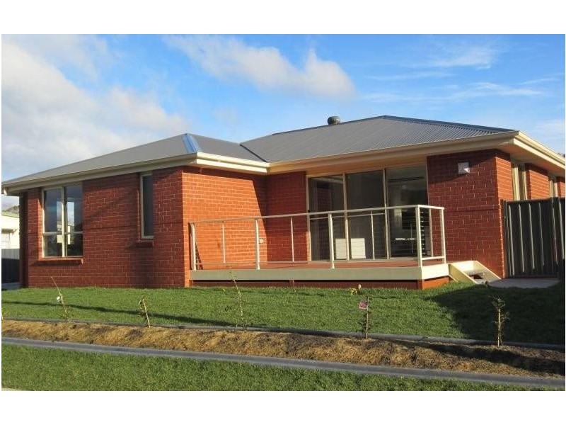 1/36A Balmoral Road, Kingston Beach TAS 7050