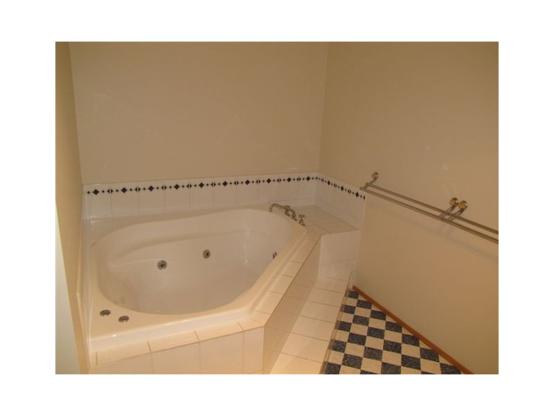 137 Redwood Road, Kingston TAS 7050