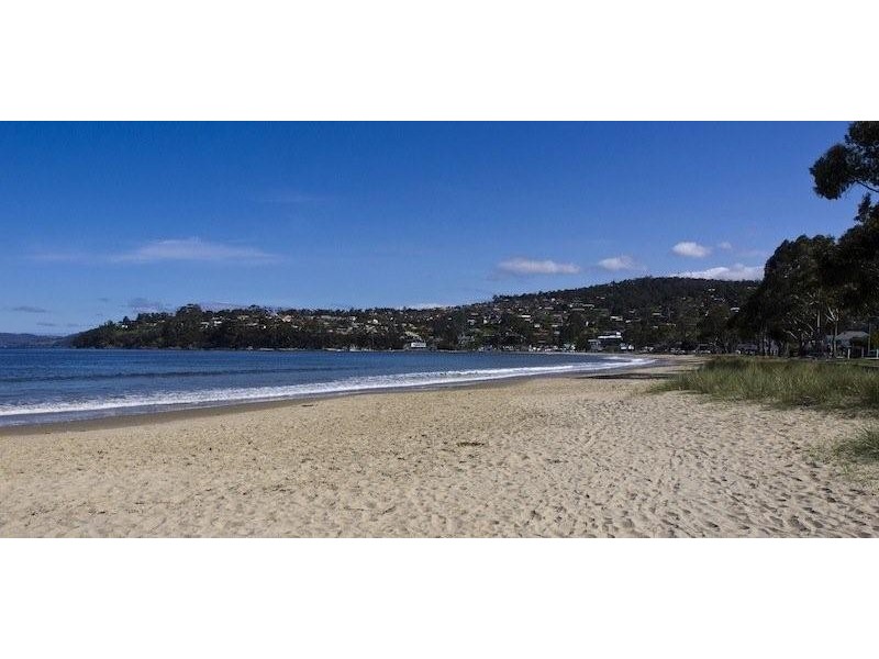 11 Osborne Esplanade, Kingston Beach TAS 7050