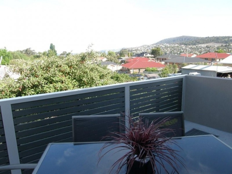 2/2 Blowhole Road, Blackmans Bay TAS 7052