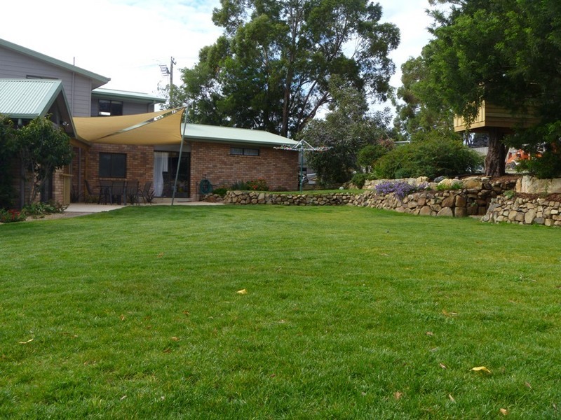 102 Burwood Drive, Blackmans Bay TAS 7052