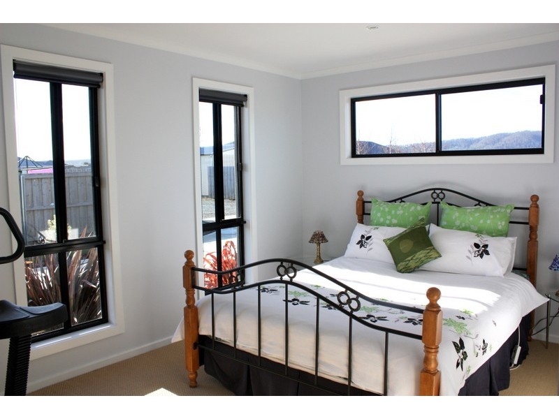 10 Bonsai Place, Margate TAS 7054