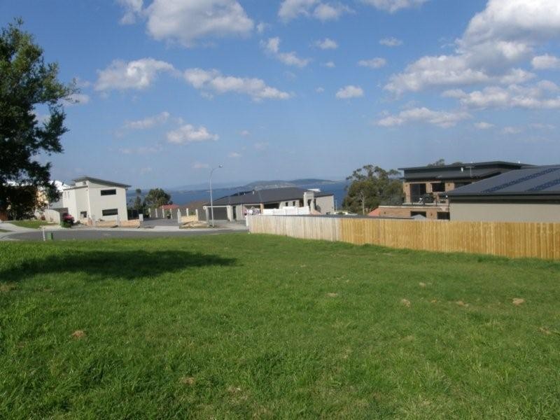 3 Syracuse Place, Blackmans Bay TAS 7052
