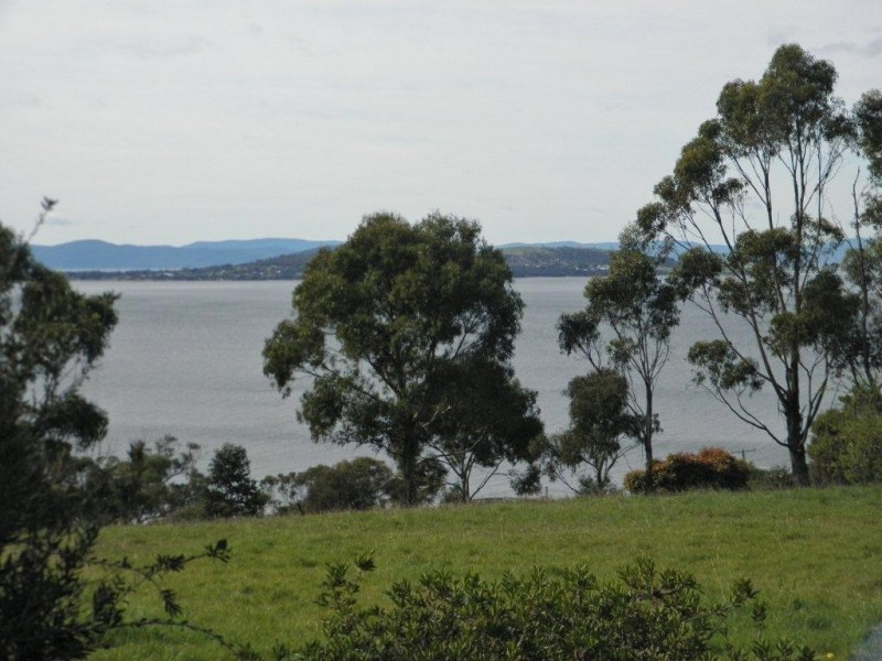 90 Tinderbox Road, Blackmans Bay TAS 7052