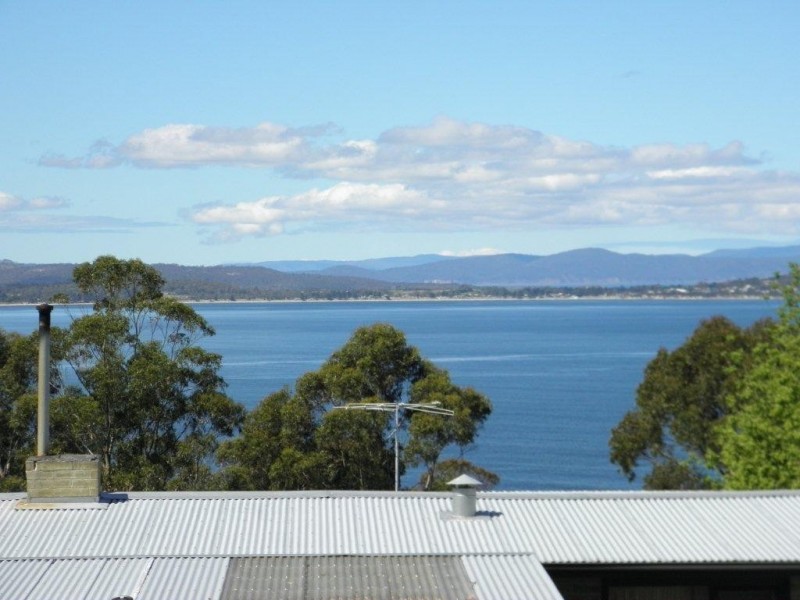 90 Tinderbox Road, Blackmans Bay TAS 7052