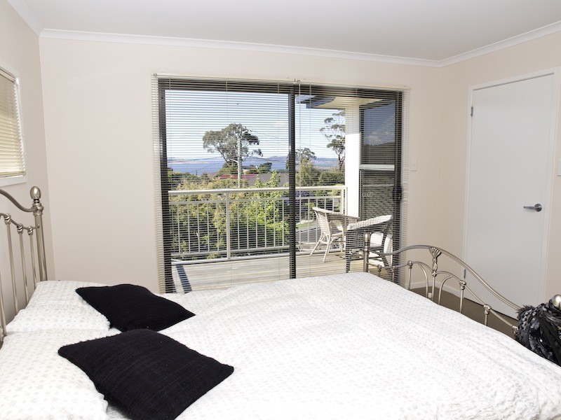 78 Roslyn Avenue, Kingston Beach TAS 7050