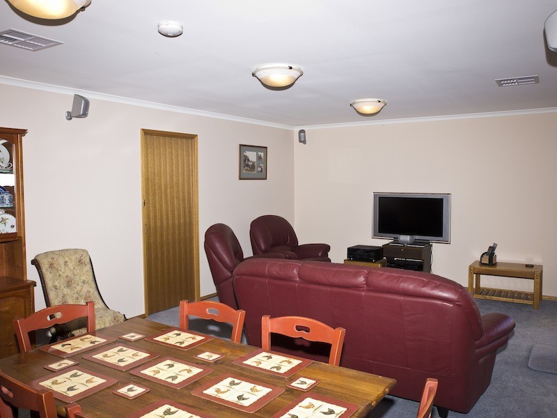 18 Ocean Esplanade, Blackmans Bay TAS 7052