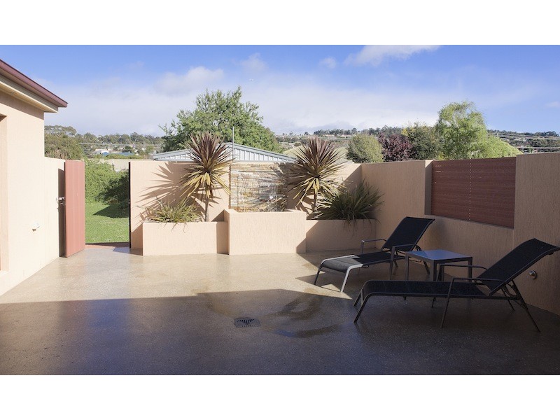 18 Ocean Esplanade, Blackmans Bay TAS 7052