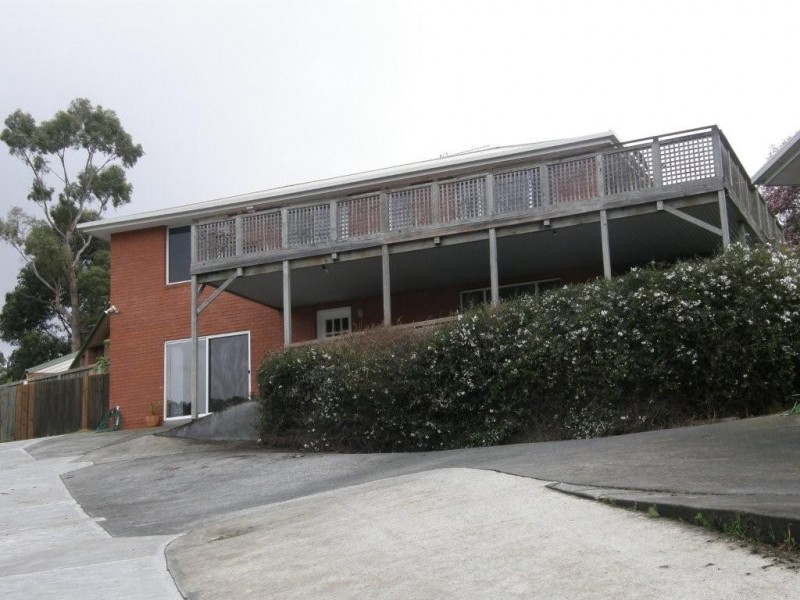 4 Coral Place, Blackmans Bay TAS 7052