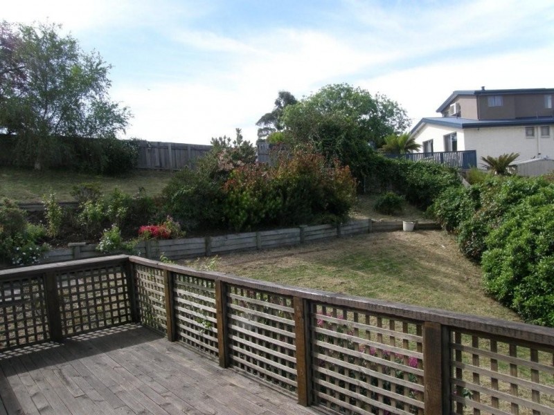 4 Coral Place, Blackmans Bay TAS 7052