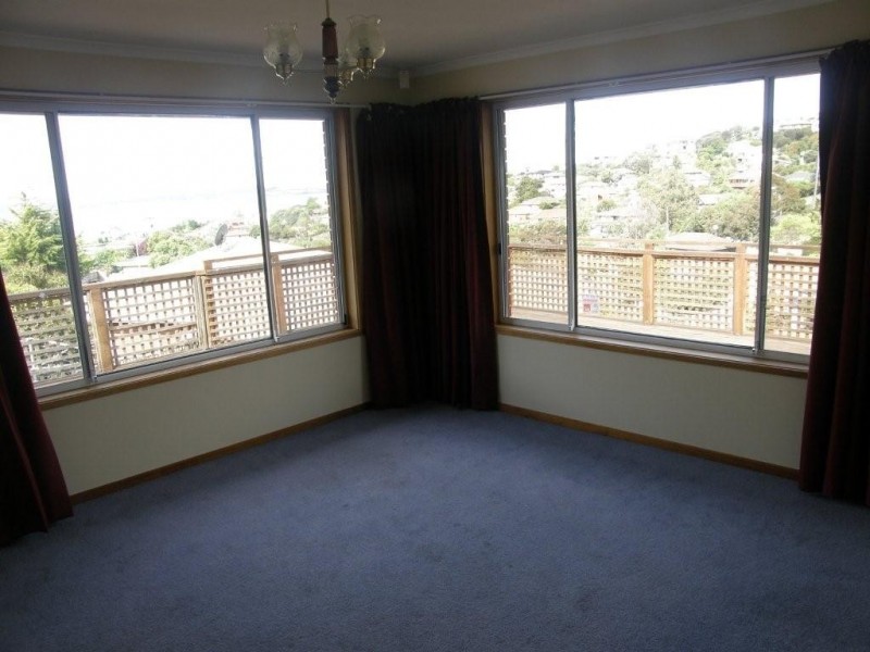 4 Coral Place, Blackmans Bay TAS 7052