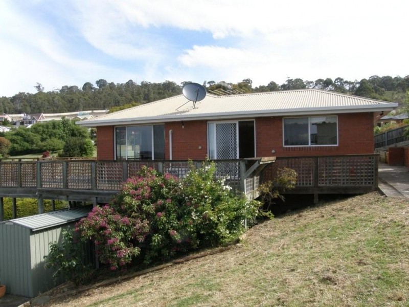 4 Coral Place, Blackmans Bay TAS 7052