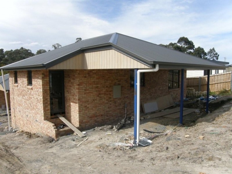 1 and 2/12  Lomandra Drive, Blackmans Bay TAS 7052