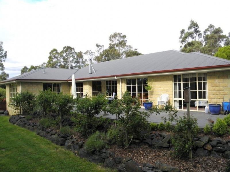 18 Burwood Drive, Blackmans Bay TAS 7052