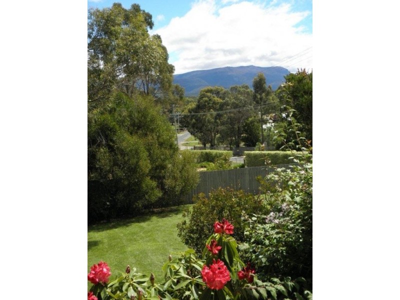 18 Burwood Drive, Blackmans Bay TAS 7052