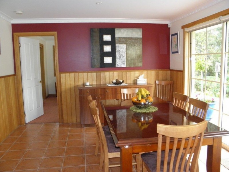 18 Burwood Drive, Blackmans Bay TAS 7052