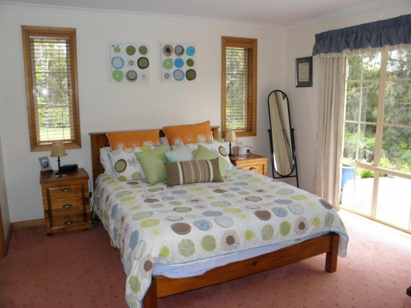 18 Burwood Drive, Blackmans Bay TAS 7052