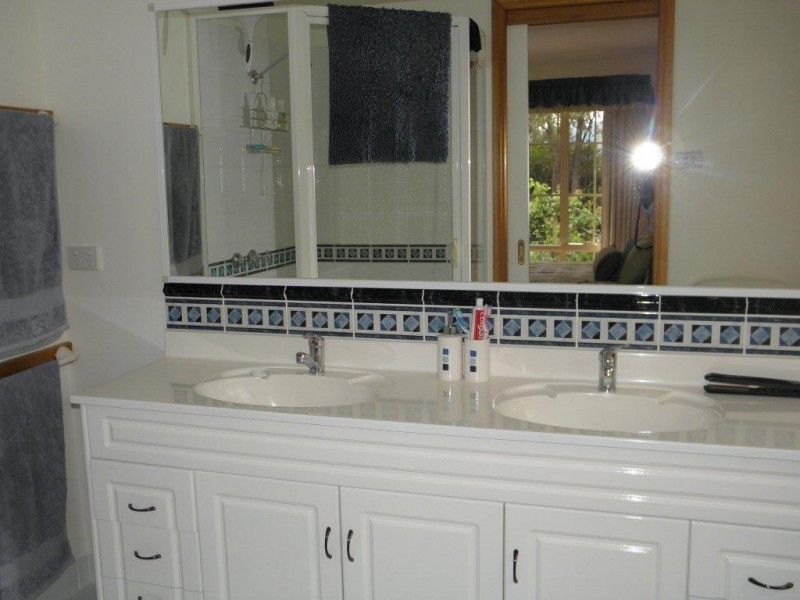 18 Burwood Drive, Blackmans Bay TAS 7052