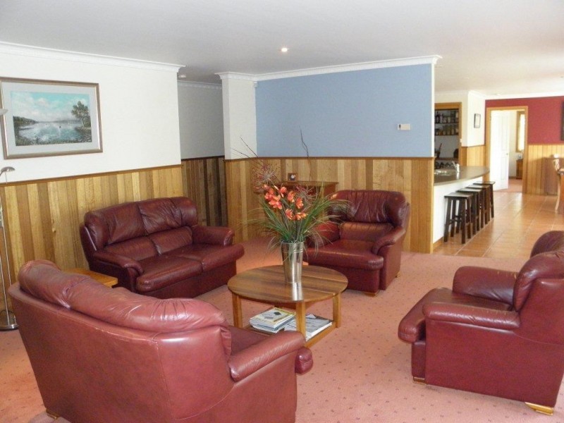 18 Burwood Drive, Blackmans Bay TAS 7052